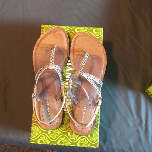 Gianni Bini  Sierra Tan Sandals - Picture 5 of 8